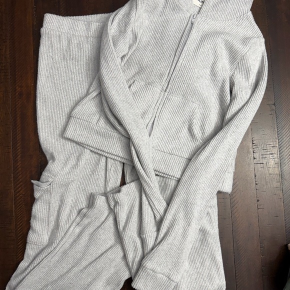 Women's Gray Ribbed Set - Picture 1 of 8